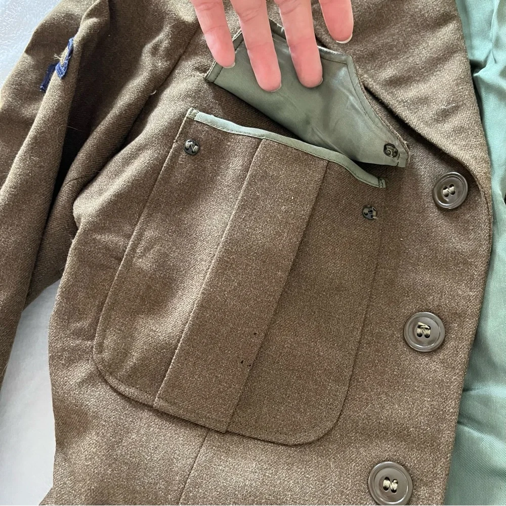 VTG U.S. Army Wool Ike Eisenhower field jacket two-stripe enlisted rank insignia